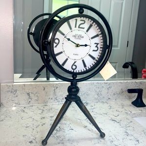 Table top clock